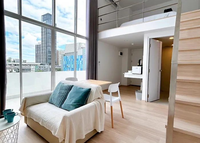 Komfort Duplex Bts Ratchayothin Apartment *