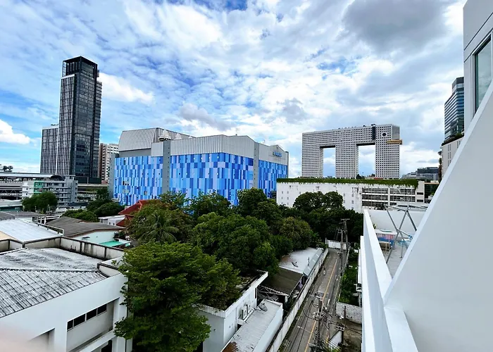 Komfort Duplex Bts Ratchayothin Apartment Bangkok